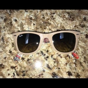 Ray-Ban Wayfarer Sunglasses Tan Rare Print Series
